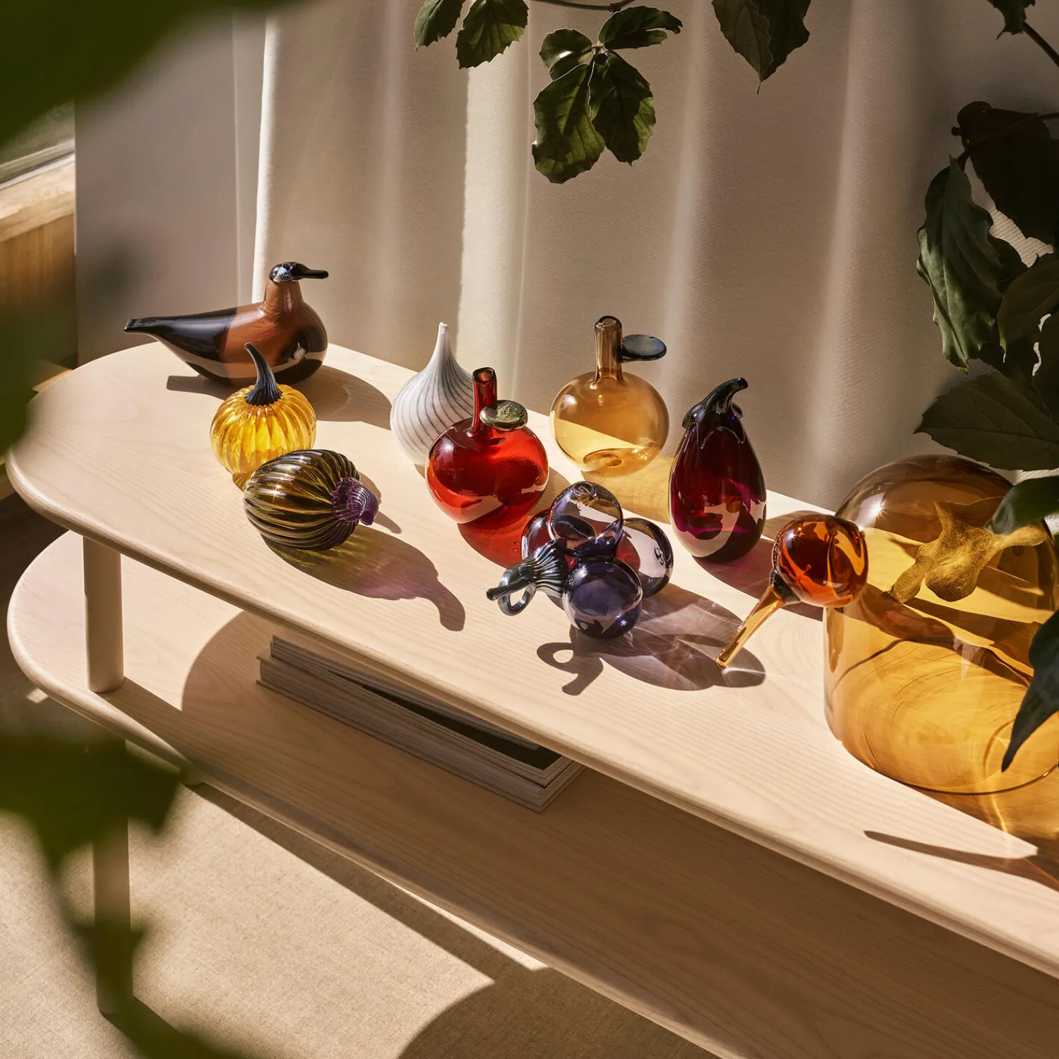 Iittala Figurer & Glaskunst * Aubergine glasfigur, lilac