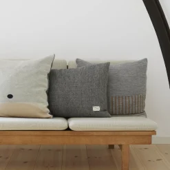 Form & Refine Pyntepuder & Hynder-Aymara Cushion,