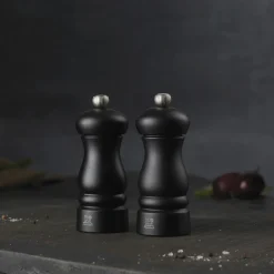 Peugeot Køkkenudstyr * Clermont salt- og peberkværnsæt 13 cm, mat sort