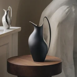 Georg Jensen Kander & Karafler-Koppel kande 1,2 L, midnight black