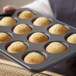 Blomsterbergs Køkkenudstyr * Muffinform til 12 stk., latte