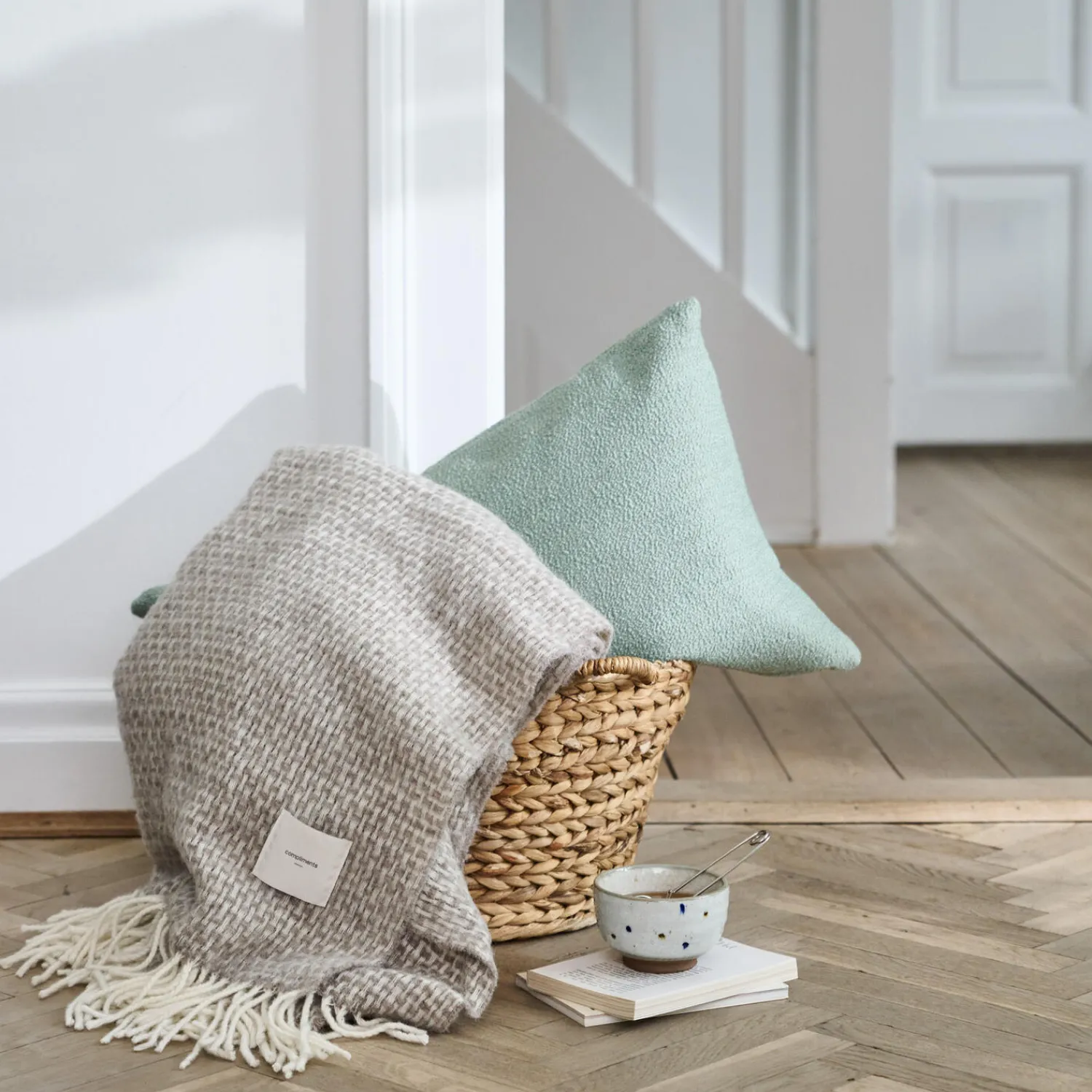 Compliments Plaider * Nest plaid,