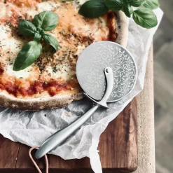 Made by Mama Køkkenudstyr * Pizzakniv