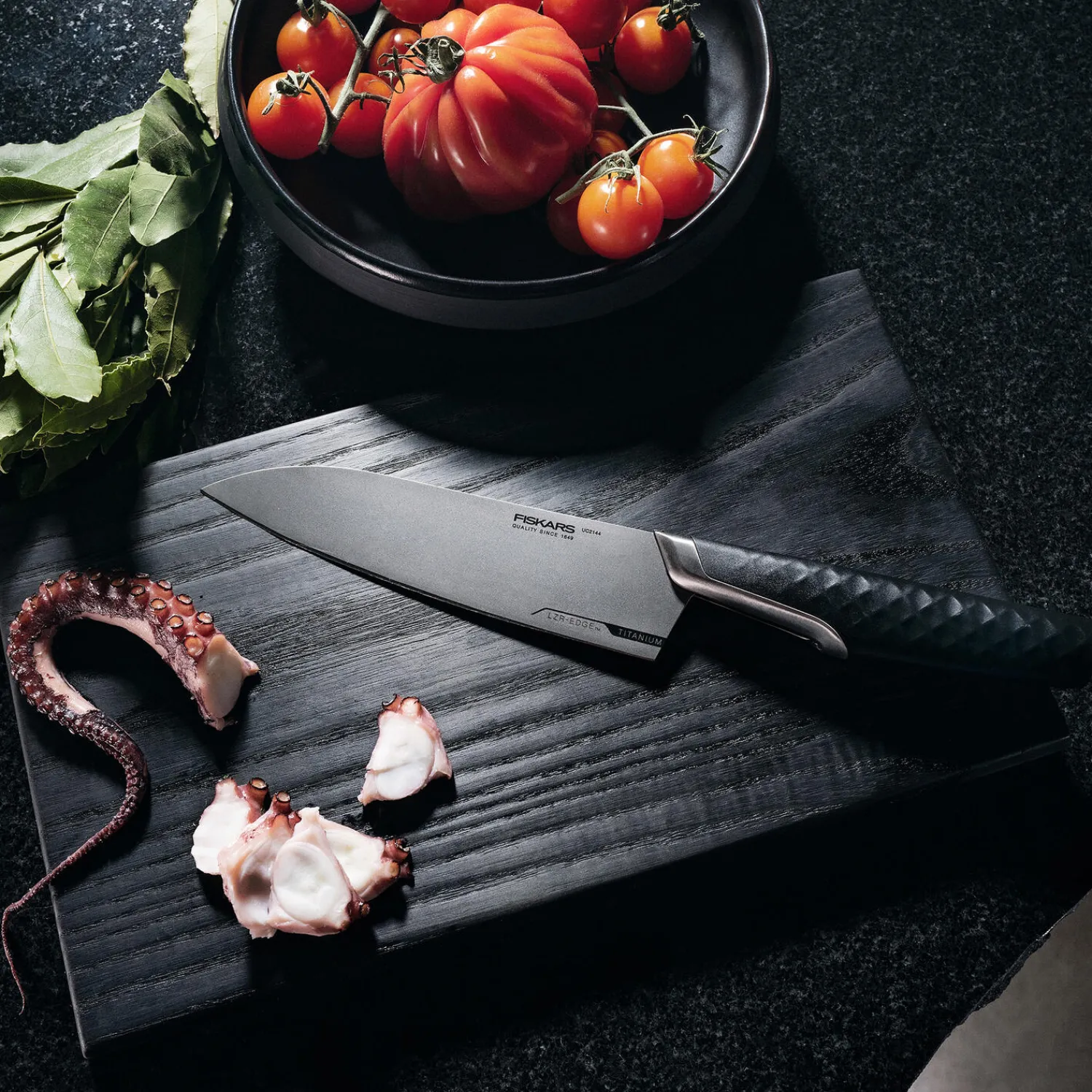 Fiskars Køkkenknive-Taiten kokkekniv mellem