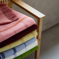 Silkeborg Uldspinderi Plaider * Warp and Weft plaid, 02103 love - coral/amber